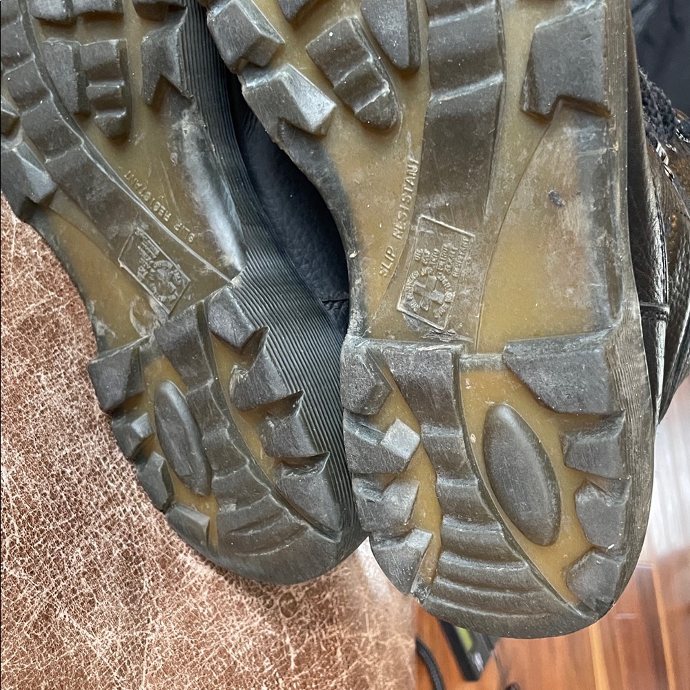 Dr. Martens Men's Black Industrial Steel Toed Work Boots. Good Condition. Sz 10. - Picture 12 of 16